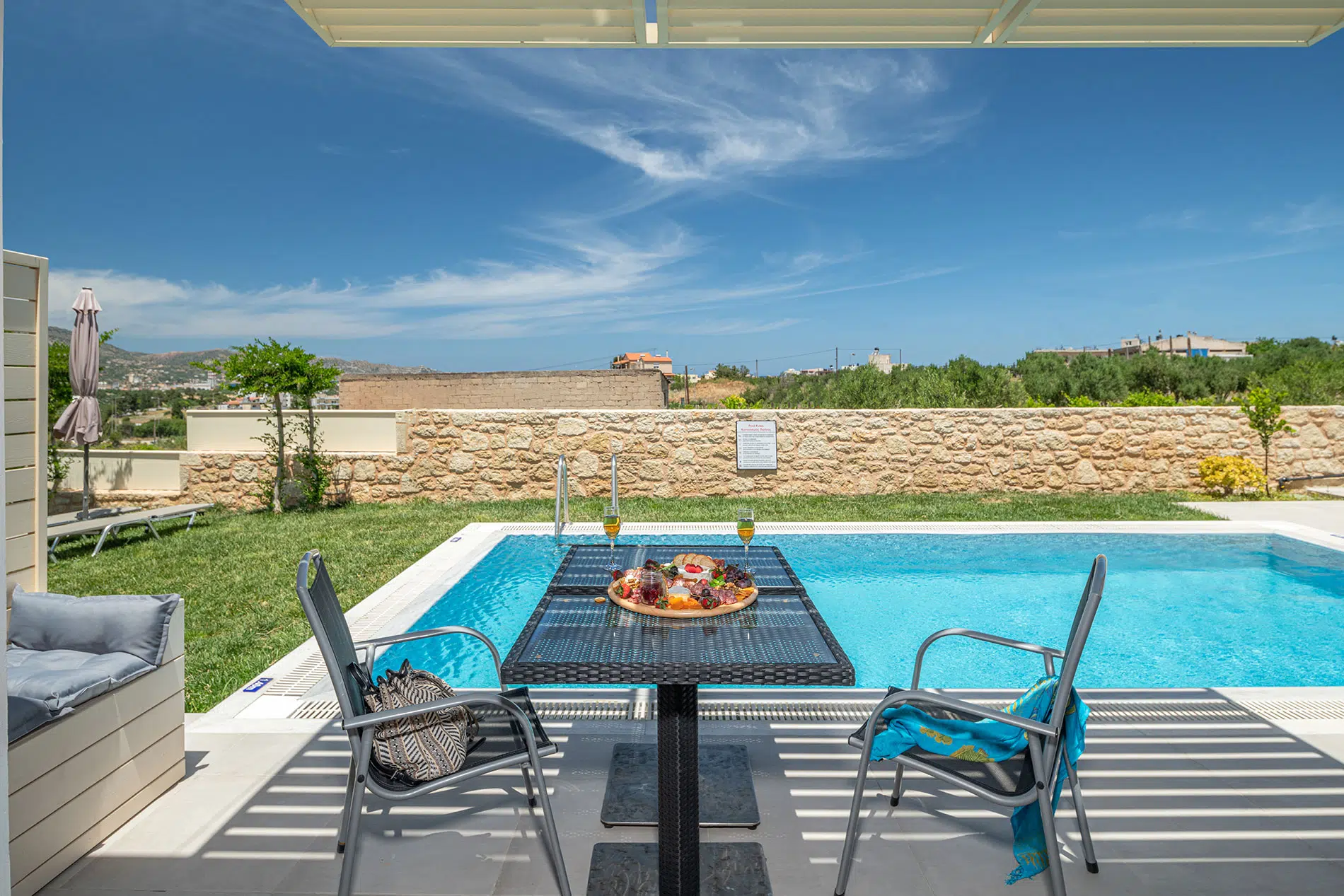 Hide in Rethymno, COMBO EXPERIENCE &#8220;MARINAS VILLAS &#8211; SARAKINA SAFARI&#8221;