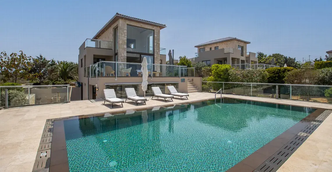holiday villa in Chania pool area sunny day