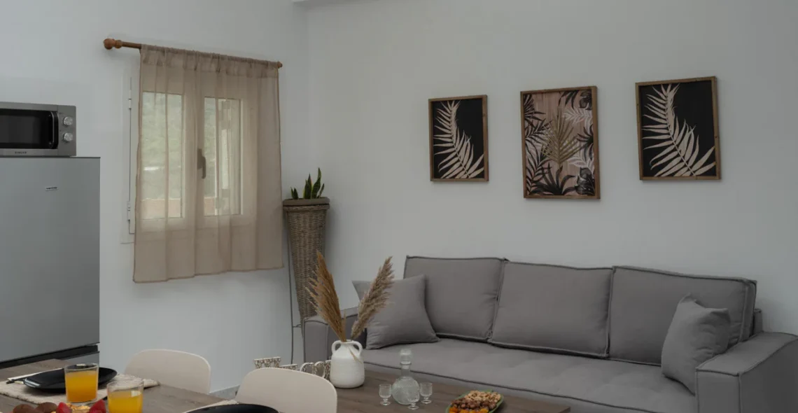 Levander Apartment: Open-plan Living room