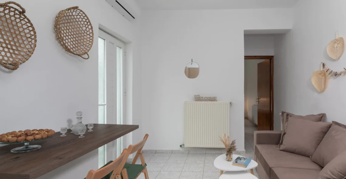 Rosemary Apartment: Open-plan living room