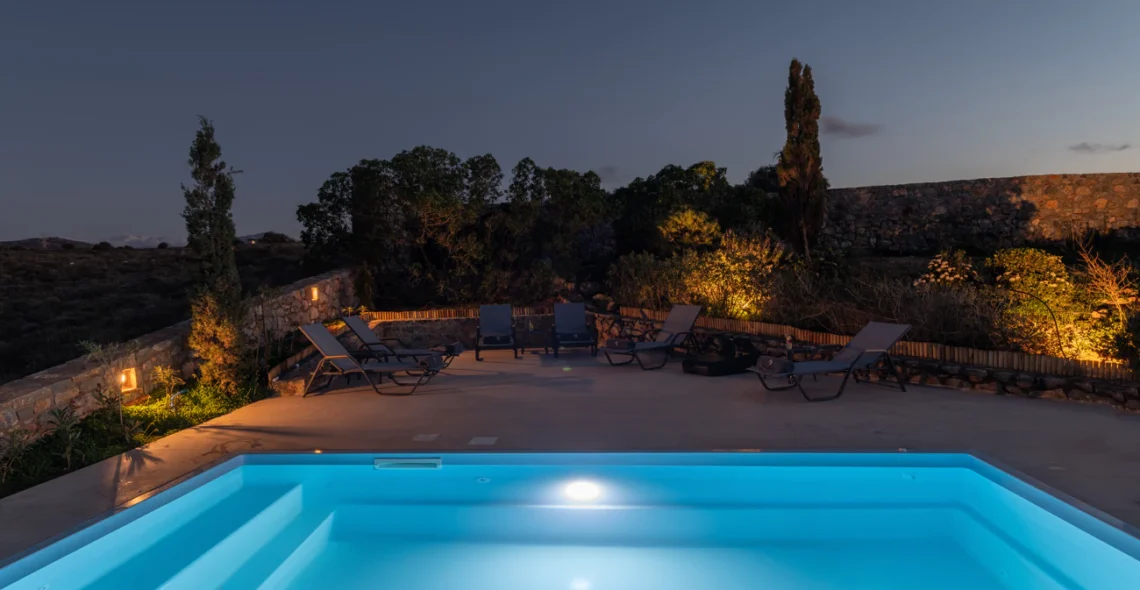 Terra Della Salvia: Pool by night