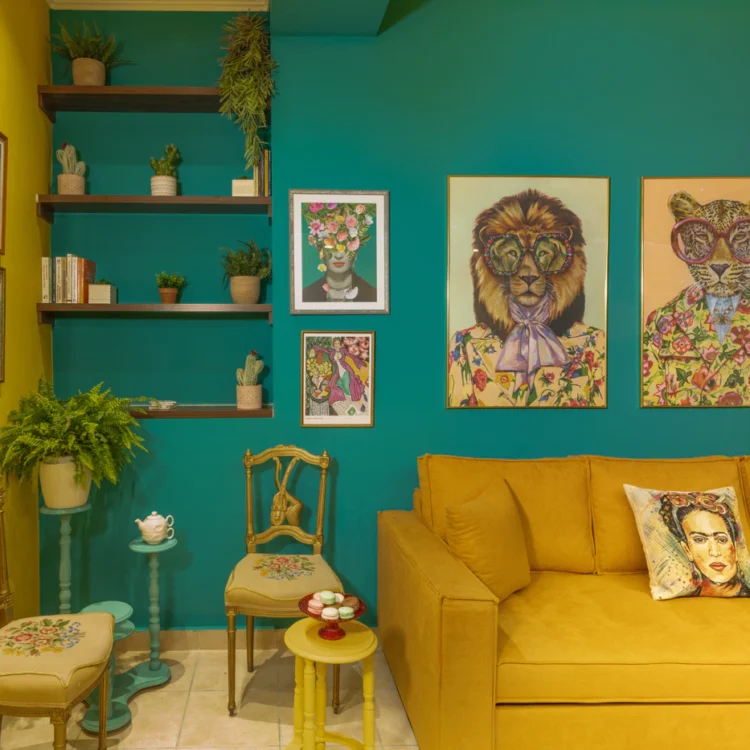 Frida's Apartment: open-air living room